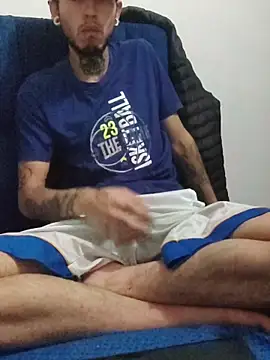 Snapshot of Tattoboy19cm chatting on November 30, 3:21 am Tattoboy19cm online show from November 30, 3:21 am