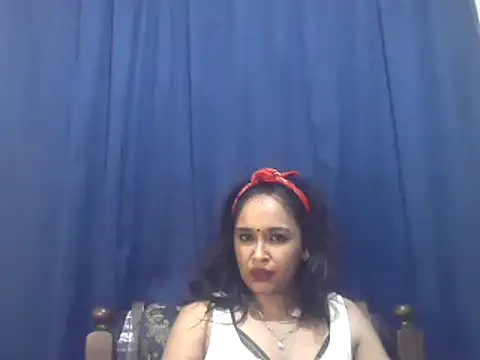 Snapshot of cute_indianxo chatting on November 3, 5:36 pm cute indianxo online show from November 3, 5:36 pm