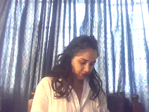 Snapshot of cute_indianxo chatting on November 5, 9:20 am cute indianxo online show from November 5, 9:20 am