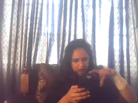 Snapshot of cute_indianxo chatting on November 25, 9:42 am cute indianxo online show from November 25, 9:42 am