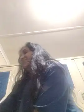 Snapshot of cute_indianxo chatting on May 16, 6:07 pm cute indianxo online show from May 16, 6:07 pm