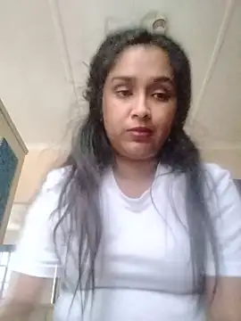 Snapshot of cute_indianxo chatting on June 9, 2:17 pm cute indianxo online show from June 9, 2:17 pm