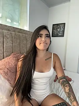 EmiilyEvans  online show from July 29, 7:34 pm