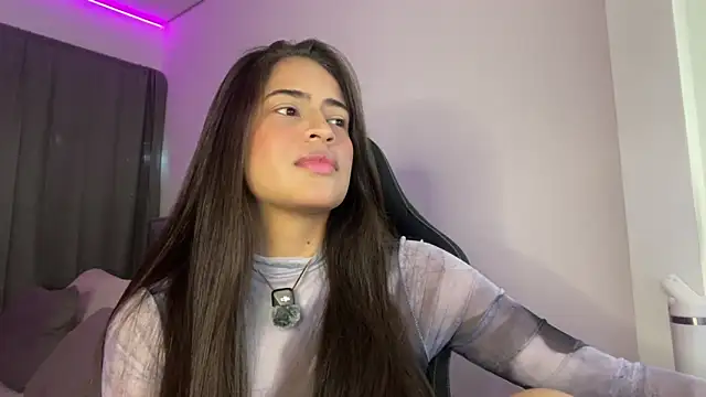 Snapshot of lexie_gray2 chatting on April 10, 8:13 pm lexie gray2 online show from April 10, 8:13 pm