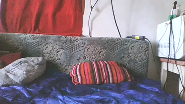Snapshot of Themaskedgirl21 chatting on July 19, 1:37 pm Themaskedgirl21 online show from July 19, 1:37 pm