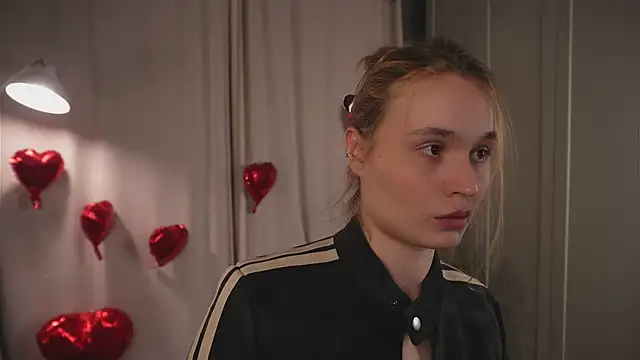 lisa schiele online show from February 14, 8:49 pm