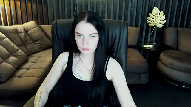 Olivia  Li online show from May 6, 11:59 am