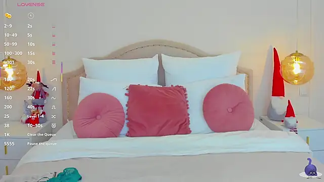 ElzaJons online show from December 14, 6:19 am