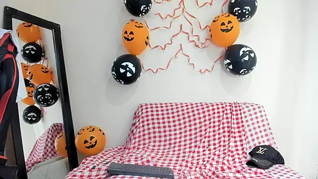 Snapshot of axel_rousse2 chatting on October 24, 10:17 pm axel rousse2 online show from October 24, 10:17 pm