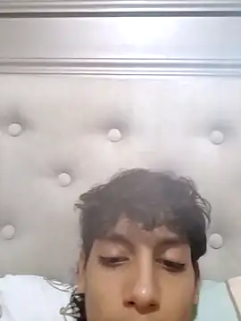 Snapshot of axel_rousse2 chatting on October 27, 10:36 pm axel rousse2 online show from October 27, 10:36 pm