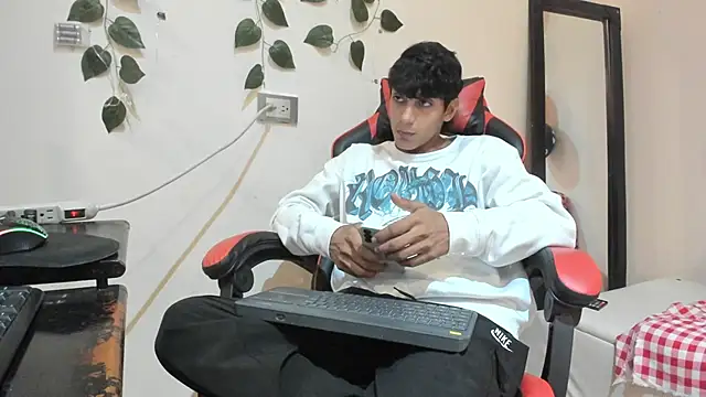 Snapshot of axel_rousse2 chatting on November 1, 10:23 pm axel rousse2 online show from November 1, 10:23 pm