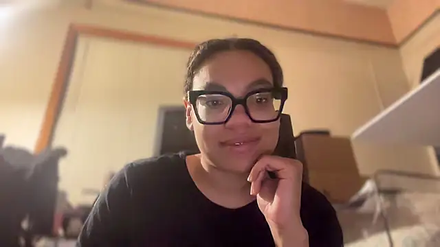 Snapshot of zahrabliss chatting on May 8, 12:49 am zahrabliss online show from May 8, 12:49 am