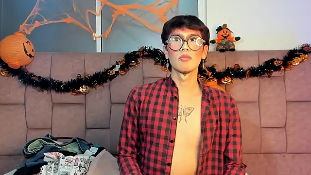 Snapshot of Soro_Lovelyboy chatting on October 1, 4:07 am Soro Lovelyboy online show from October 1, 4:07 am