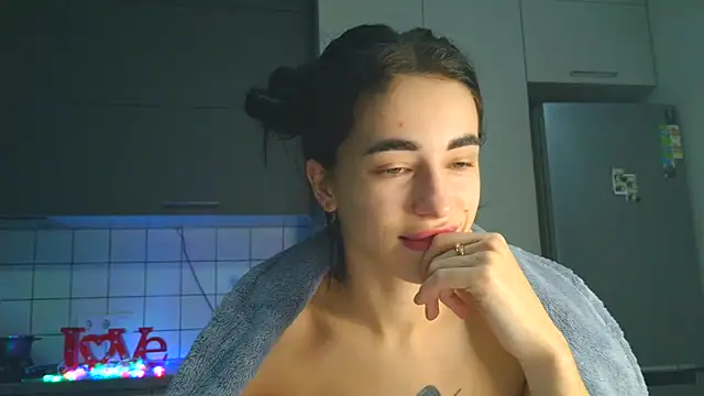 EvaMelnik online show from October 19, 5:46 pm