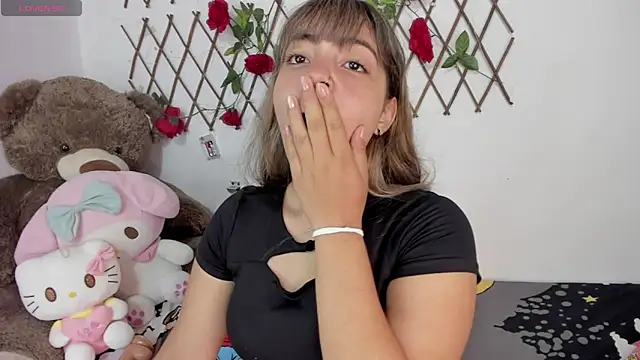 Snapshot of emma_grays2 chatting on October 2, 3:35 am emma grays2 online show from October 2, 3:35 am