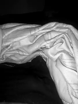 Snapshot of blueeyesss chatting on March 22, 3:21 am blueeyesss online show from March 22, 3:21 am