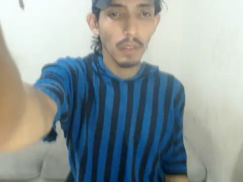 snackontime18 online show from June 26, 12:48 am