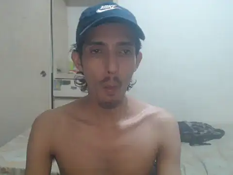 snackontime18 online show from August 1, 2:44 am
