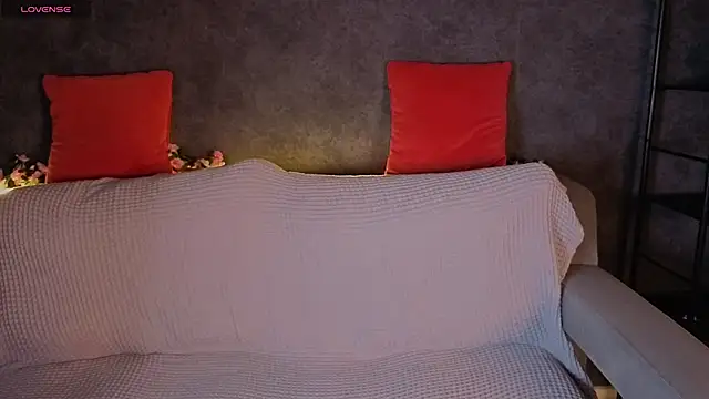 Agnes Wells online show from May 12, 1:14 am