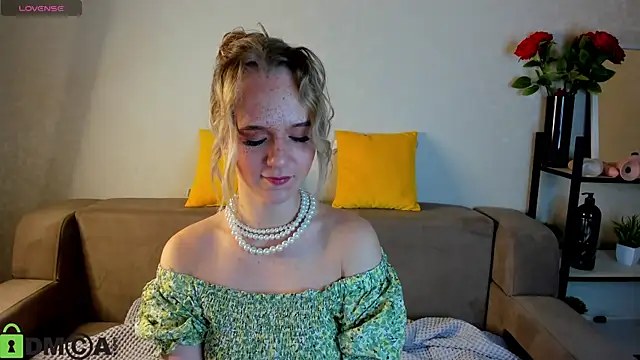 Casey Sweeet online show from October 6, 1:14 am