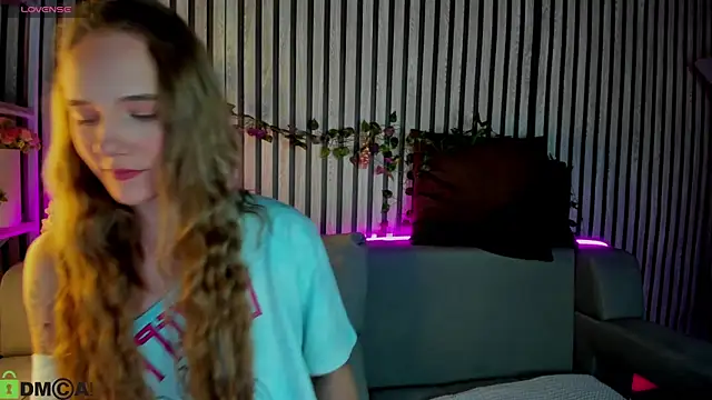 Casey Sweeet online show from February 19, 9:16 am