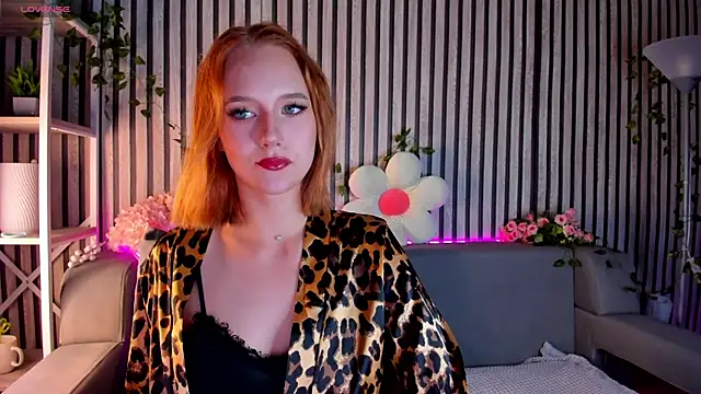 Casey Sweeet online show from July 6, 11:51 pm