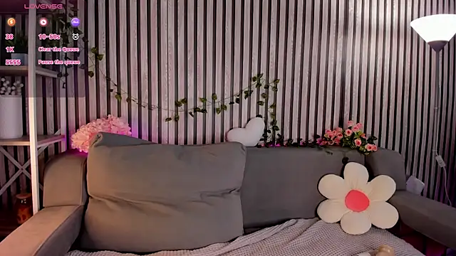 Casey Sweeet online show from July 17, 9:27 am