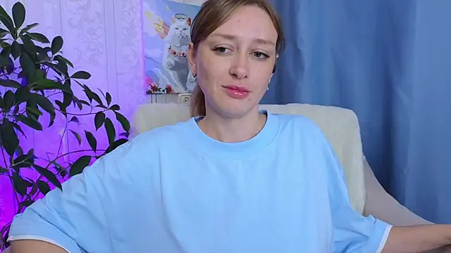 Snapshot of evashiny_ chatting on June 24, 1:37 am evashiny online show from June 24, 1:37 am
