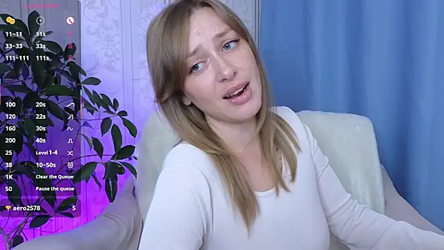 Snapshot of evashiny_ chatting on July 12, 2:02 am evashiny online show from July 12, 2:02 am