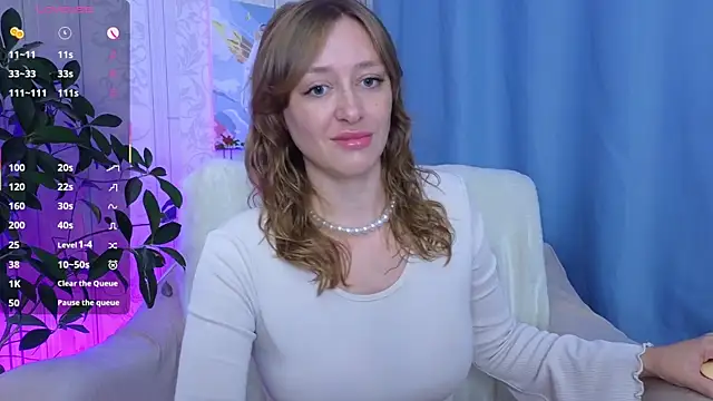 Snapshot of evashiny_ chatting on July 27, 2:07 am evashiny online show from July 27, 2:07 am