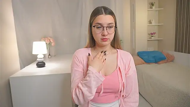 Snapshot of DarelleFaux chatting on November 29, 3:20 am DarelleFaux online show from November 29, 3:20 am