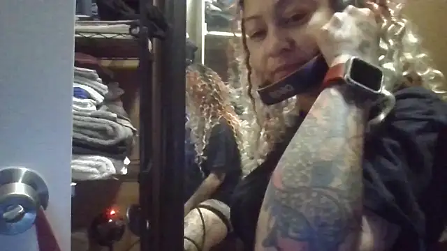 Flossee online show from January 8, 11:40 pm