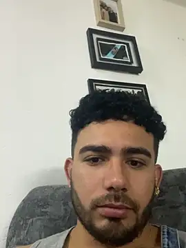 adamhairy online show from November 6, 12:44 am