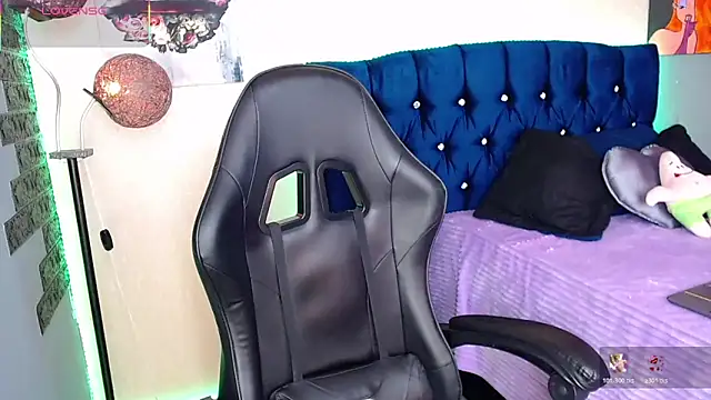 adamhairy online show from April 30, 8:04 pm