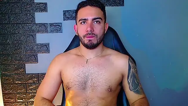 Snapshot of adamhairy chatting on July 4, 8:04 pm adamhairy online show from July 4, 8:04 pm
