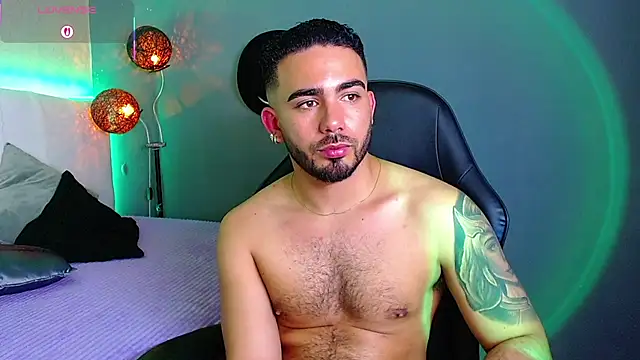 Snapshot of adamhairy chatting on July 23, 7:34 pm adamhairy online show from July 23, 7:34 pm