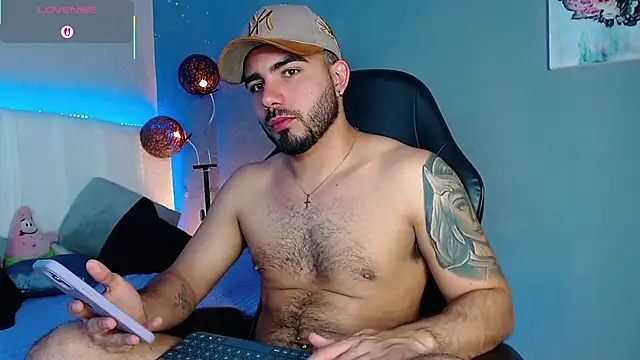 Snapshot of adamhairy chatting on July 31, 7:57 pm adamhairy online show from July 31, 7:57 pm