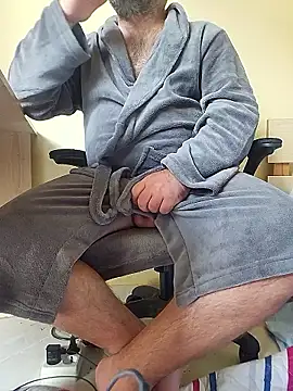 Nesch82 online show from March 16, 8:18 am