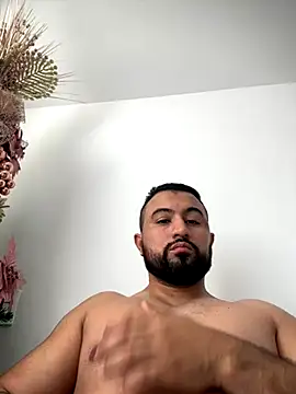 Snapshot of DoctorArabe3 chatting on November 15, 2:35 pm DoctorArabe3 online show from November 15, 2:35 pm