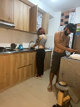 Snapshot of DanteAndVictoria chatting on November 2, 12:24 am DanteAndVictoria online show from November 2, 12:24 am