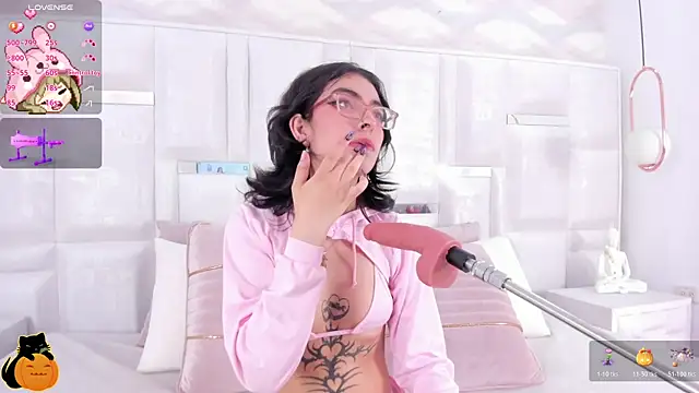 Snapshot of Im_Molly_Angel chatting on October 28, 10:12 pm Im Molly Angel online show from October 28, 10:12 pm