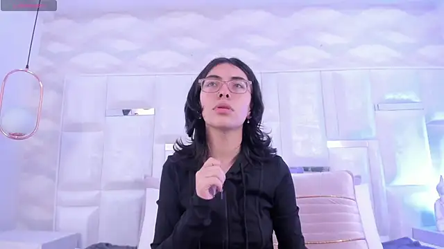 Snapshot of Im_Molly_Angel chatting on November 9, 3:21 pm Im Molly Angel online show from November 9, 3:21 pm