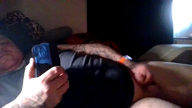 Snapshot of GingerSnap4444 chatting on February 2, 12:20 am GingerSnap4444 online show from February 2, 12:20 am