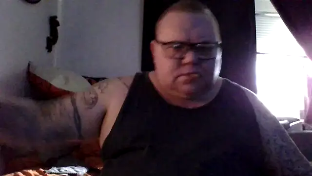 Snapshot of GingerSnap4444 chatting on March 5, 11:34 pm GingerSnap4444 online show from March 5, 11:34 pm