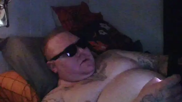 Snapshot of GingerSnap4444 chatting on May 19, 11:38 am GingerSnap4444 online show from May 19, 11:38 am