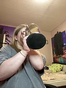 Snapshot of Kemeli008 chatting on September 17, 5:47 pm Kemeli008 online show from September 17, 5:47 pm