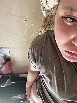 Snapshot of Kemeli008 chatting on September 19, 8:49 am Kemeli008 online show from September 19, 8:49 am