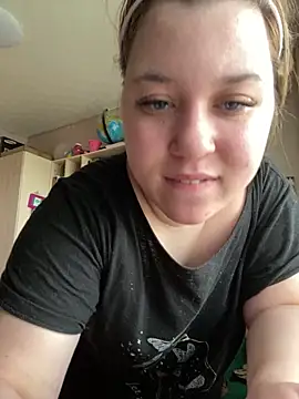 Snapshot of Kemeli008 chatting on September 21, 11:01 am Kemeli008 online show from September 21, 11:01 am