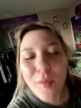 Snapshot of Kemeli008 chatting on September 30, 3:06 pm Kemeli008 online show from September 30, 3:06 pm