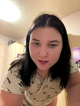 Snapshot of Kemeli008 chatting on November 16, 2:44 pm Kemeli008 online show from November 16, 2:44 pm